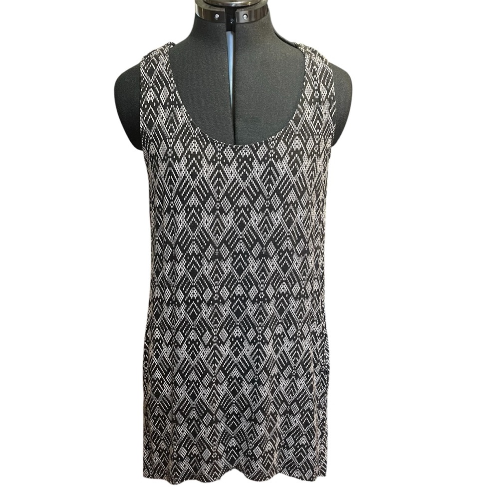 Soma Swing Tunic Tank Black & White Aztec Design Sleeveless Pockets Oversized M